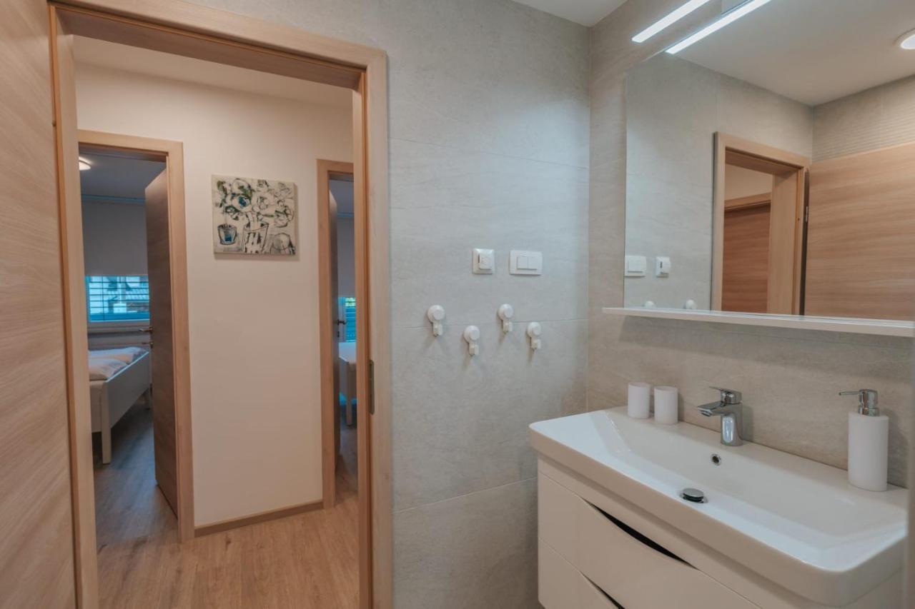 Apartma Lamberger Zirovnica Екстериор снимка